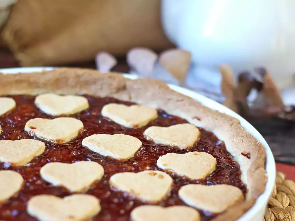 Crostata con जाम की स्ट्रॉबेरी: पारंपरिक पेस्ट्री की रेसिपी (दिल के आकार में भी) - फोटो 3