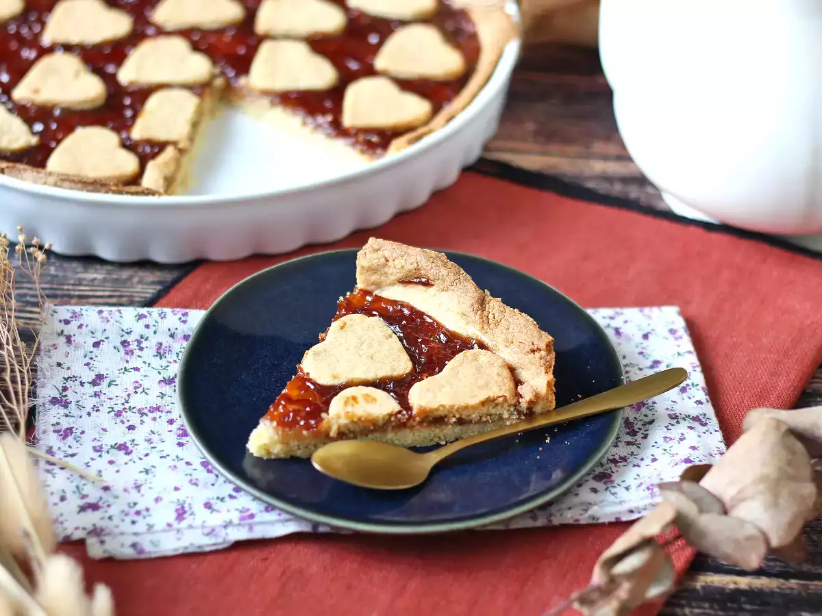 Crostata con जाम की स्ट्रॉबेरी: पारंपरिक पेस्ट्री की रेसिपी (दिल के आकार में भी) - फोटो 4