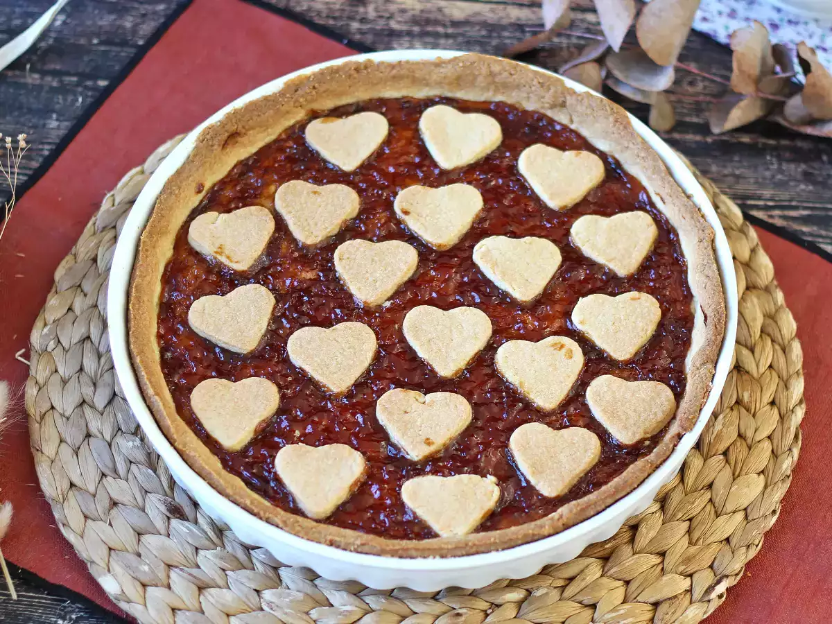 Crostata con जाम की स्ट्रॉबेरी: पारंपरिक पेस्ट्री की रेसिपी (दिल के आकार में भी) - फोटो 5