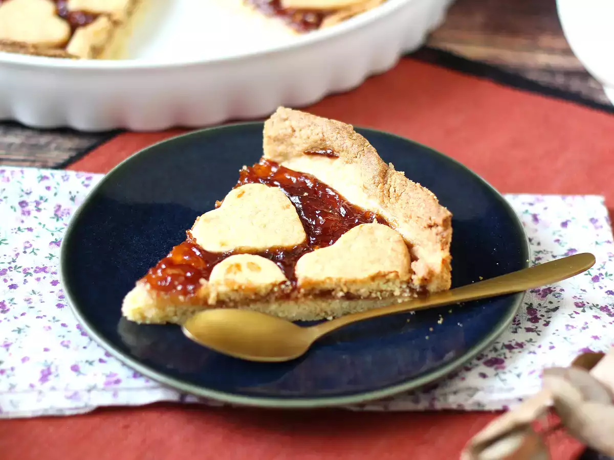 Crostata con जाम की स्ट्रॉबेरी: पारंपरिक पेस्ट्री की रेसिपी (दिल के आकार में भी) - फोटो 6