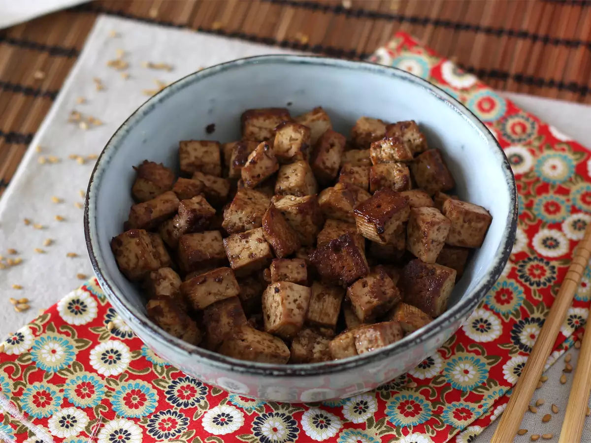 एशियाई स्वादों में मैरीनेटेड टोफू (हाँ, आप इसके बाद टोफू पसंद करेंगे!) - फोटो 4