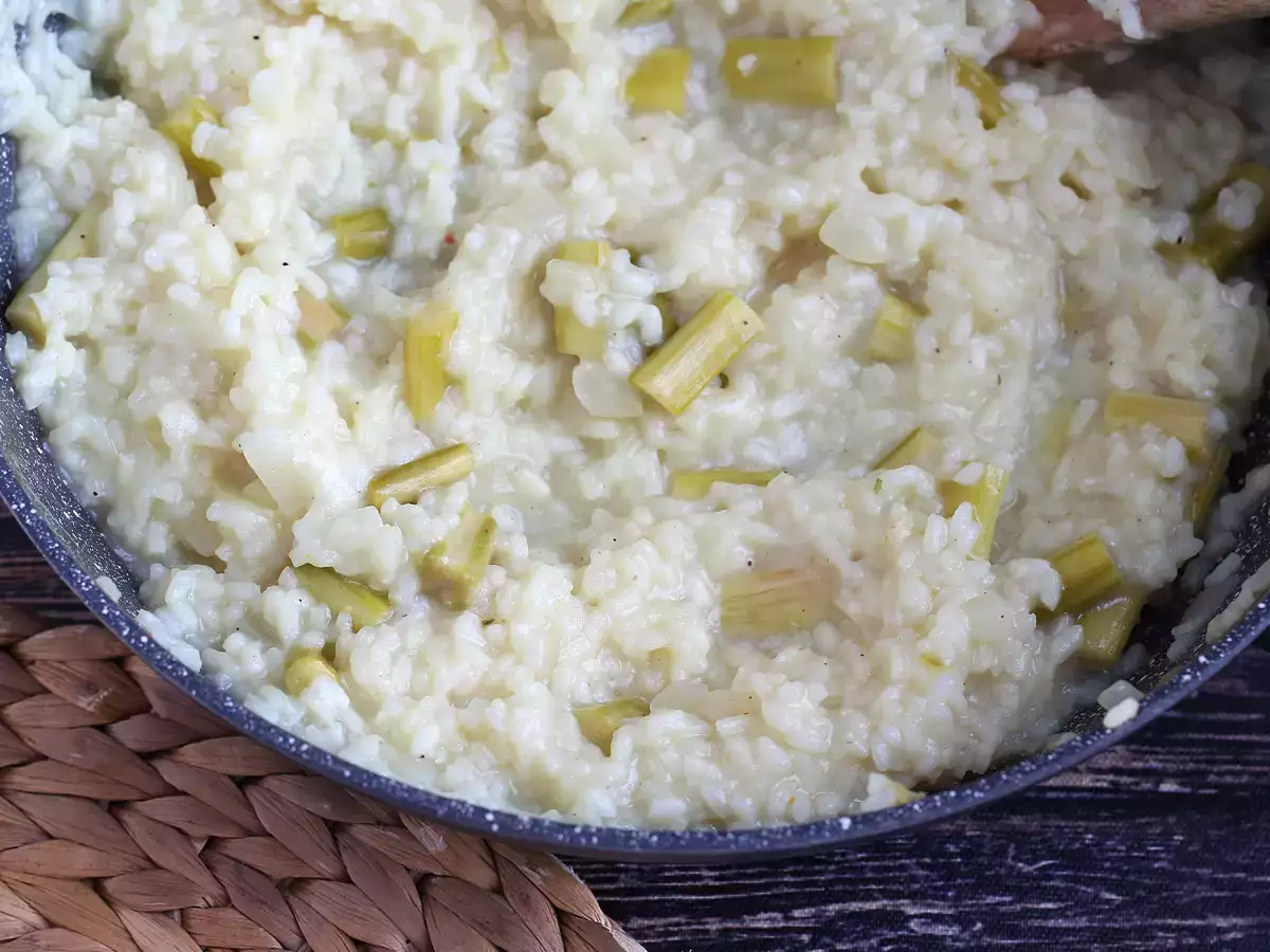 हरी शतावरी और परमेसन के साथ रिसोट्टो - फोटो 4