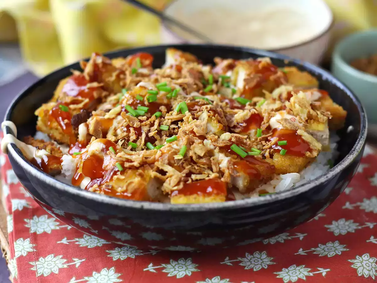 क्रिस्पी चिकन डिश, जिसे घर पर बनाने के लिए Tasty crousty के तरीके से तैयार किया गया है - फोटो 4