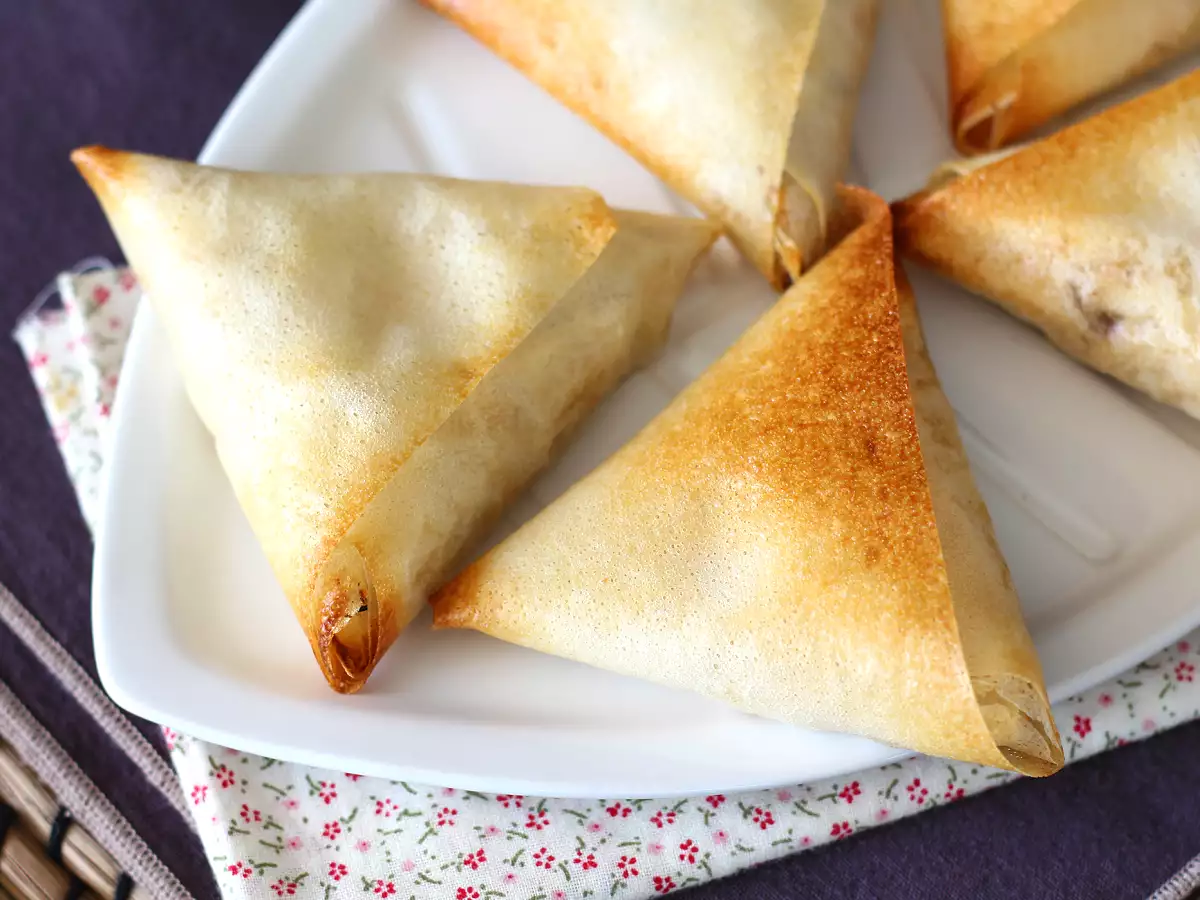 मछली और ताजा पनीर के साथ समोसा - फोटो 3