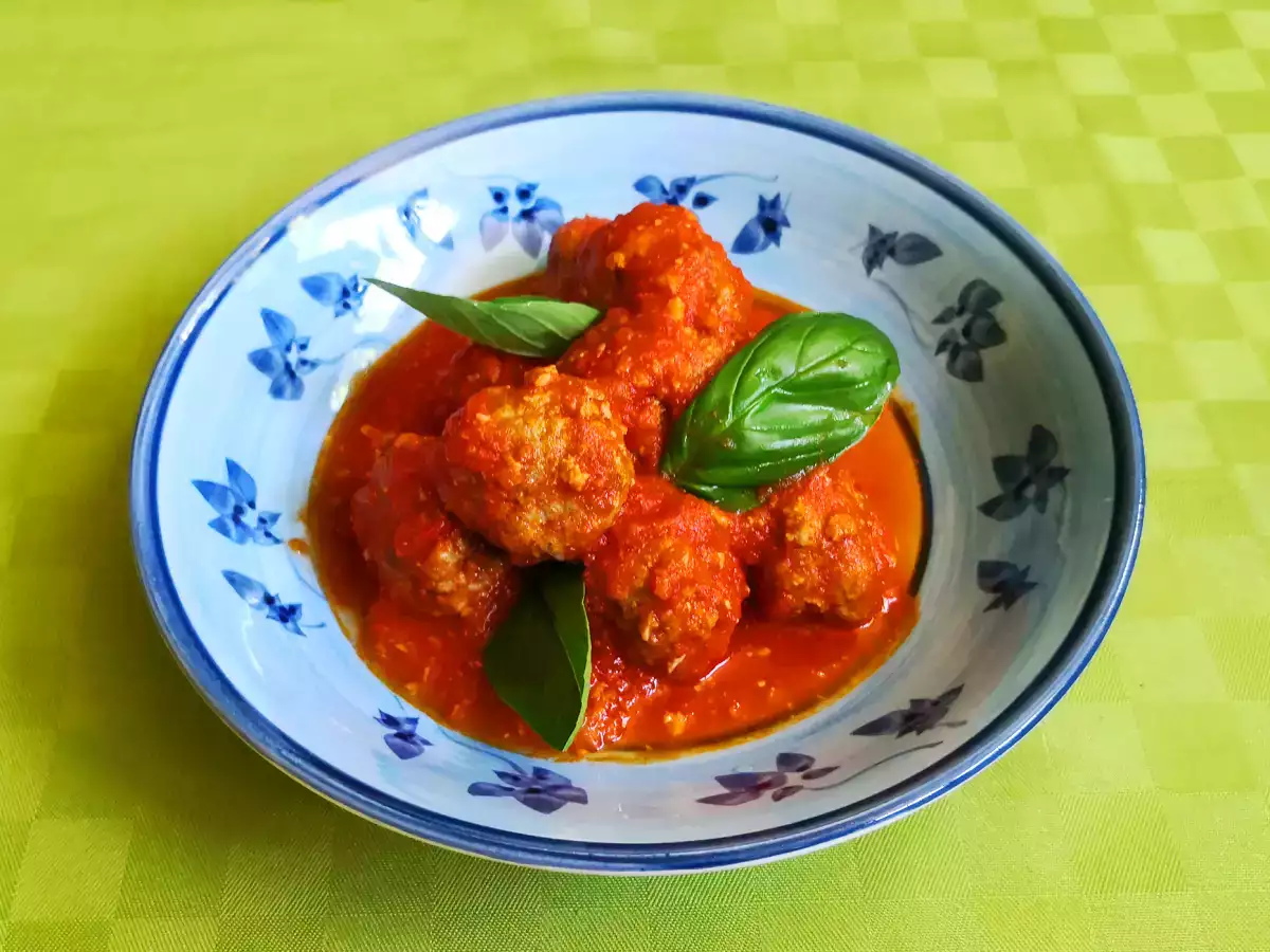 मुलायम और स्वादिष्ट सॉस में मीटबॉल - फोटो 5