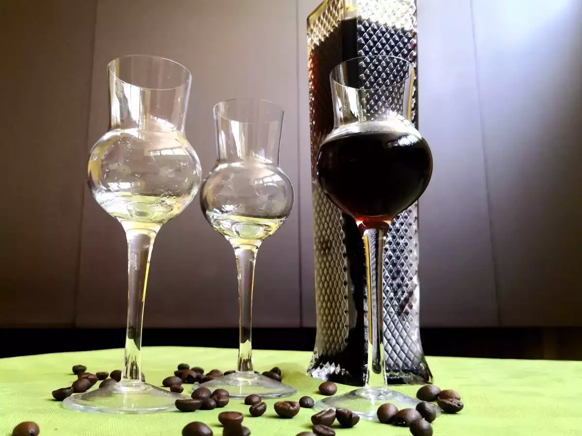 Nocino, घर पर बनाने के लिए नुस्खा और सामग्री - फोटो 2