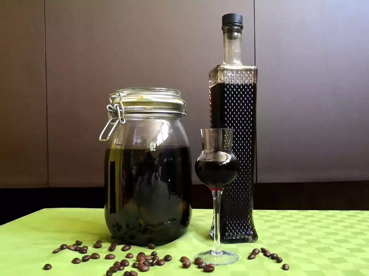 Nocino, घर पर बनाने के लिए नुस्खा और सामग्री - फोटो 3