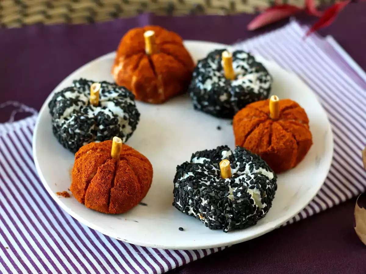 पार्टी के लिए कद्दू के आकार का स्प्रेडेबल पनीर, हैलोवीन के लिए एकदम सही! - फोटो 5