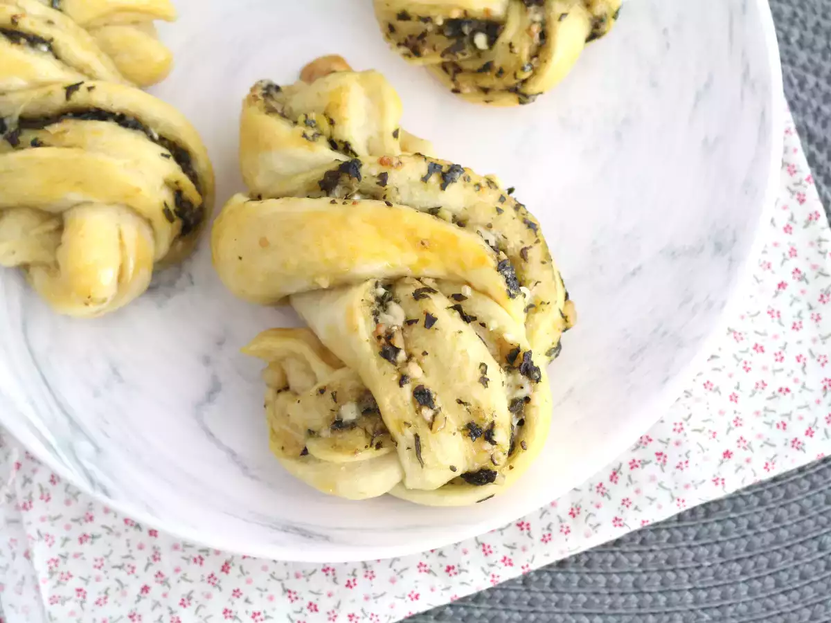 पेस्टो के साथ छोटे ब्रेड रोल - फोटो 2