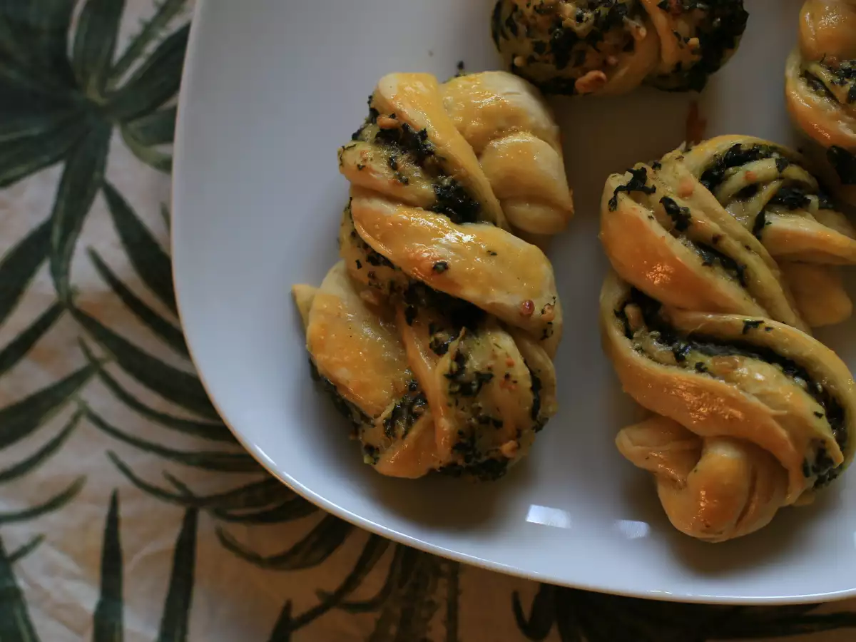 पेस्टो के साथ छोटे ब्रेड रोल - फोटो 4