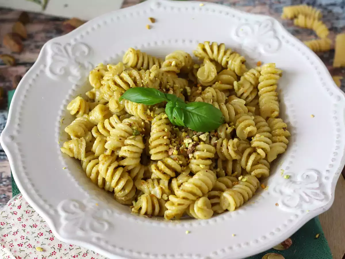 पिस्ता पेस्टो पास्ता, एक स्वादिष्ट और बनाने में आसान नुस्खा - फोटो 3