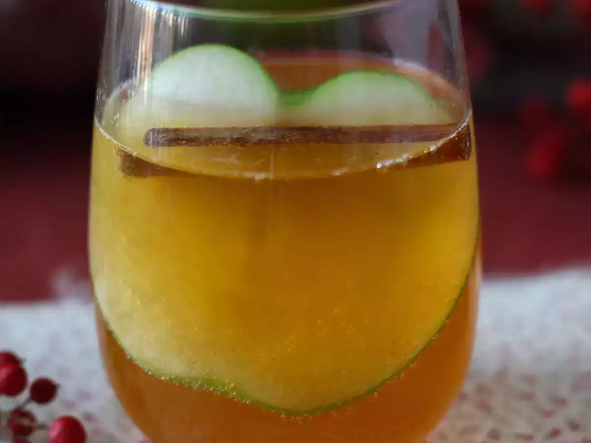 Pumpkin Spritz, कद्दू के सिरप वाला मसालेदार कॉकटेल! - फोटो 2