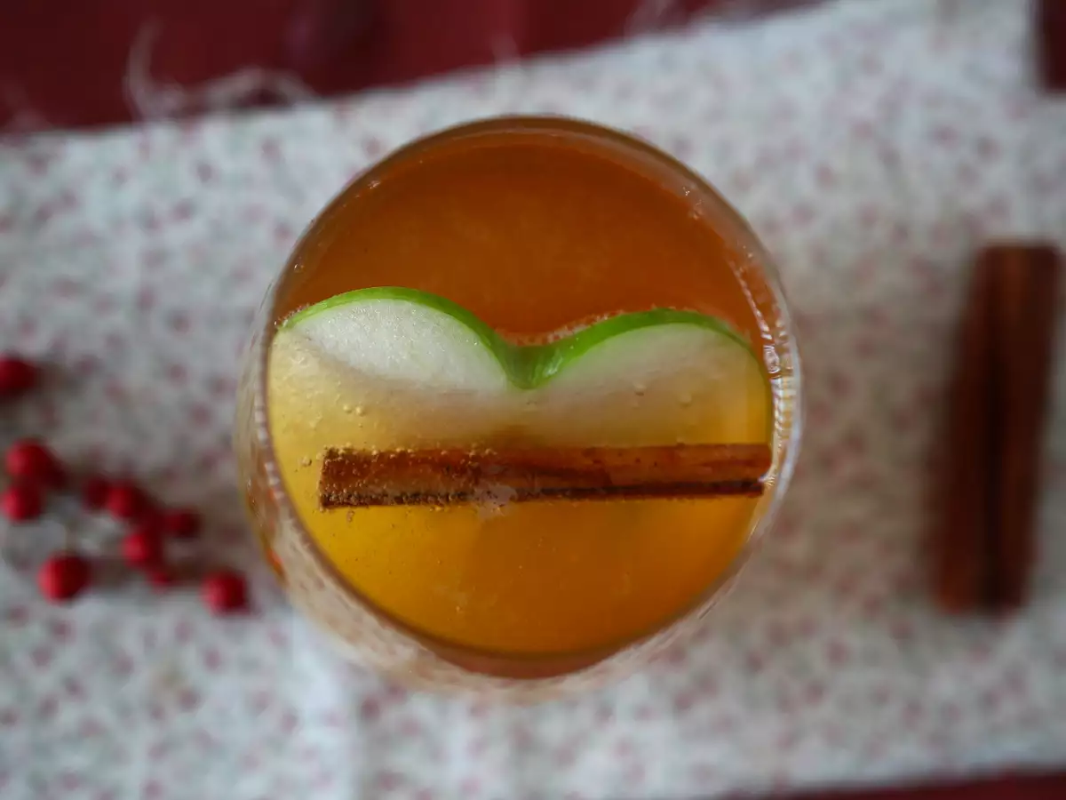 Pumpkin Spritz, कद्दू के सिरप वाला मसालेदार कॉकटेल! - फोटो 4