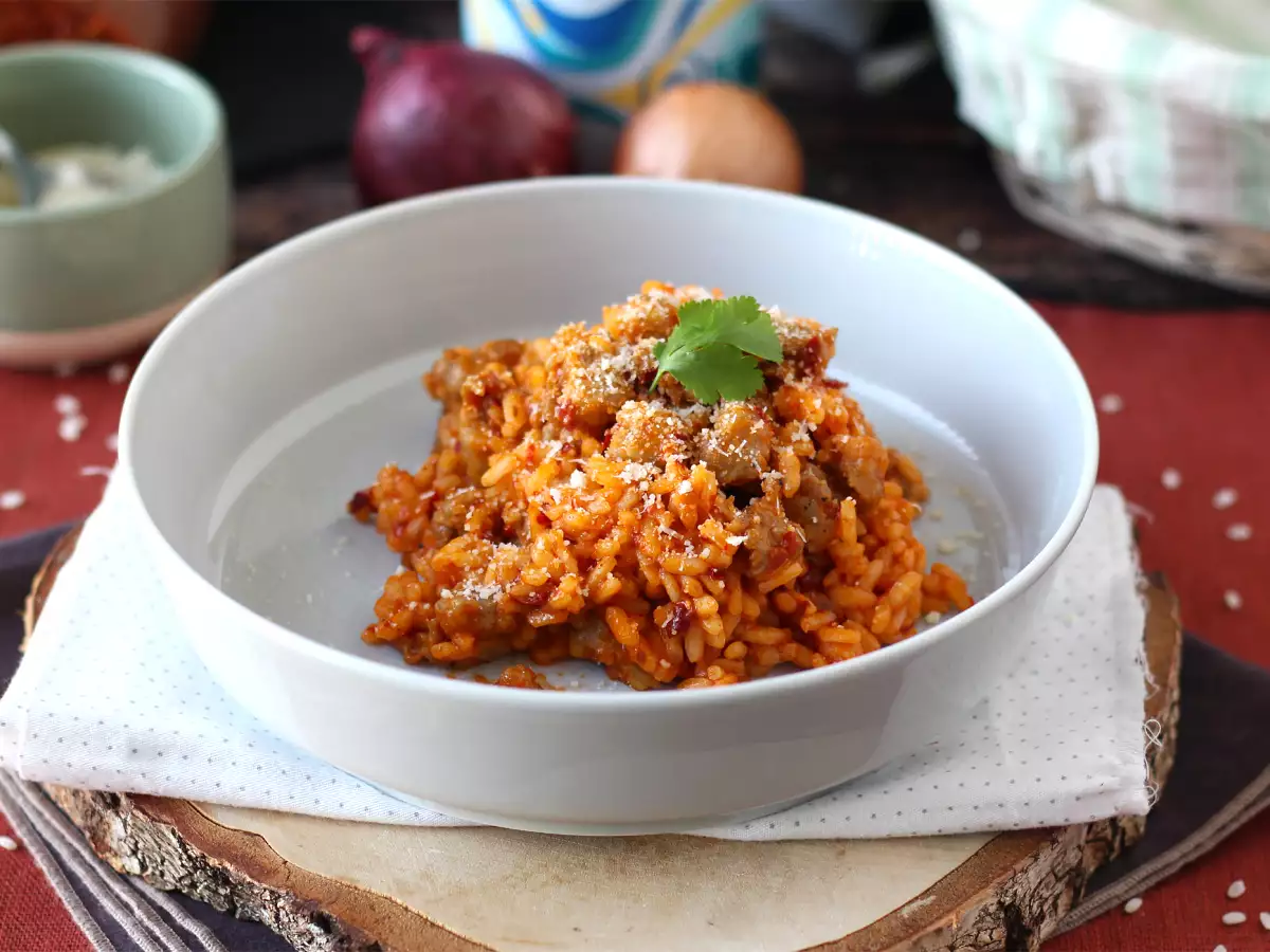 Risotto 'nduja और सॉसेज, एक पहले पाठ्यक्रम का गहन स्वाद - फोटो 2
