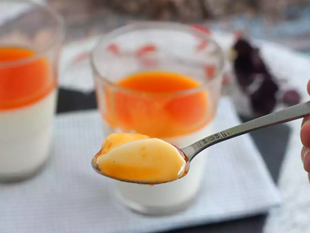 वनीला panna cotta और इसके खुबानी के कूलिस - फोटो 4
