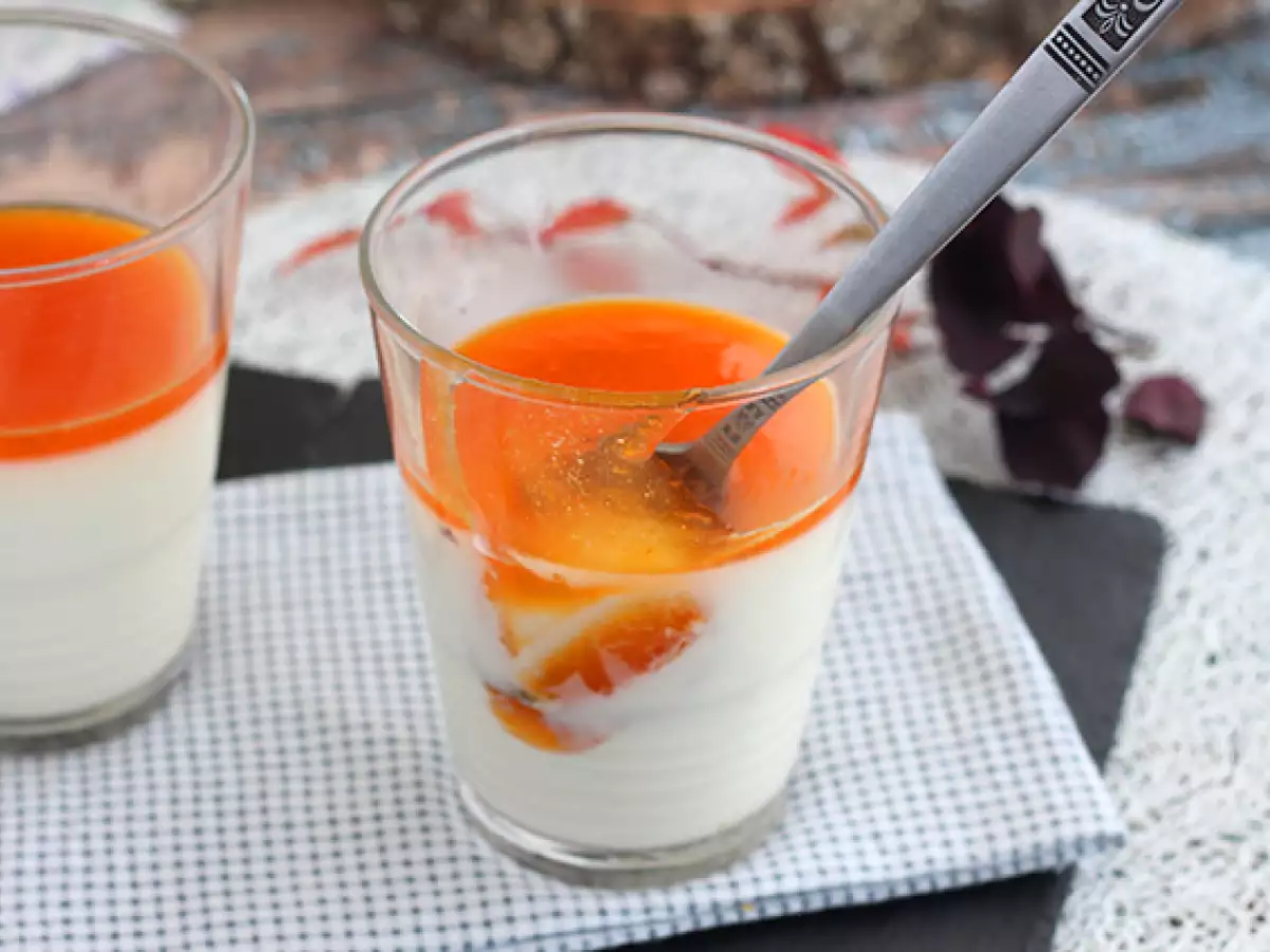 वनीला panna cotta और इसके खुबानी के कूलिस - फोटो 6