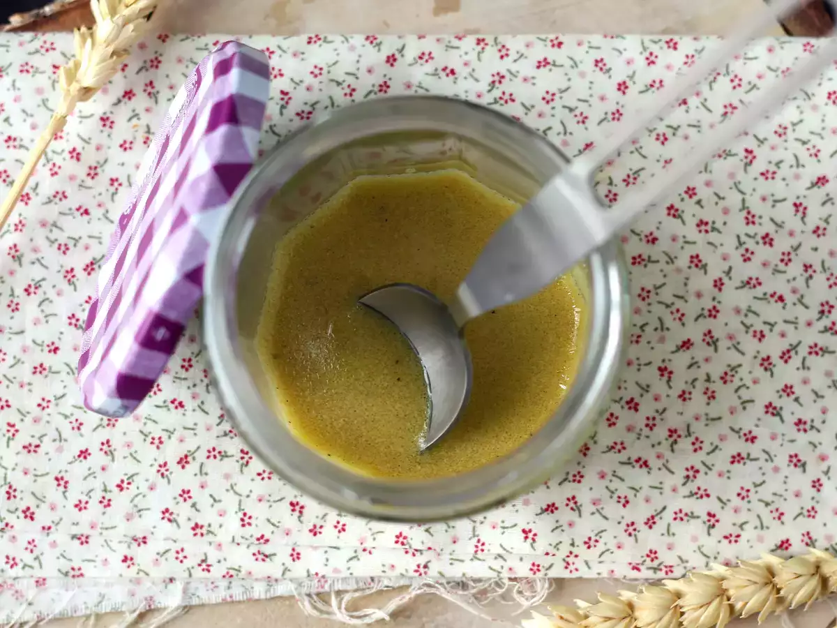विनैग्रेट, आपकी सलाद के साथ परोसने के लिए सरल और तेज़ नुस्खा! - फोटो 3